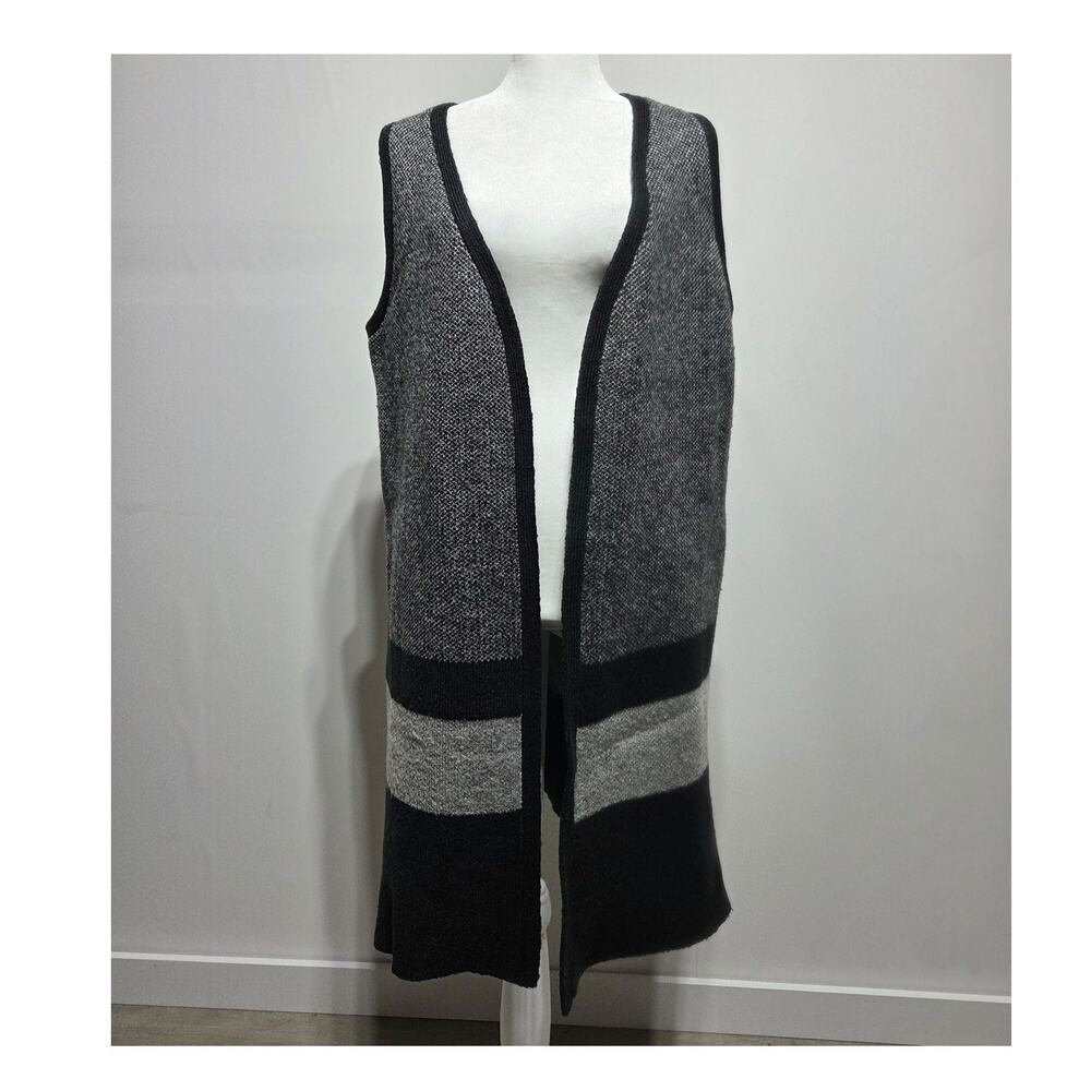 Charlie Paige Woman's Gray & Black Open Front Knit Vest Duster Small/Medium